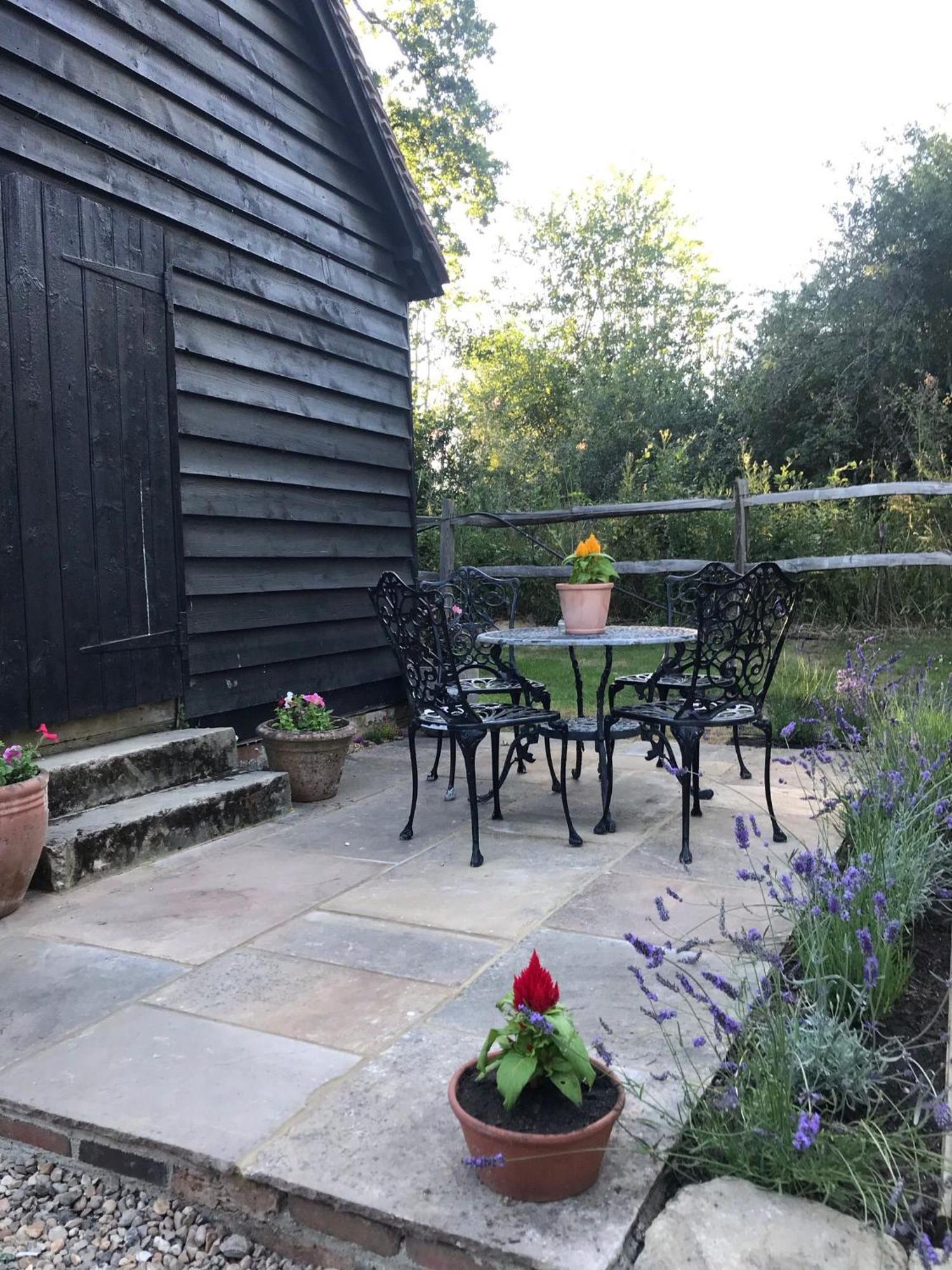 Gatwick Hideout Apartment Charlwood Ngoại thất bức ảnh